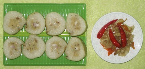 Bánh tét làng Chuồn trong ngày Tết. Ảnh: Trần Đức Anh Sơn 