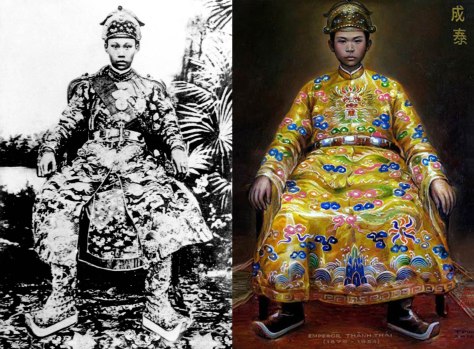 Vua Thành Thái (ảnh gốc bên trái mặc áo long trấn, đầu đội đường cân).